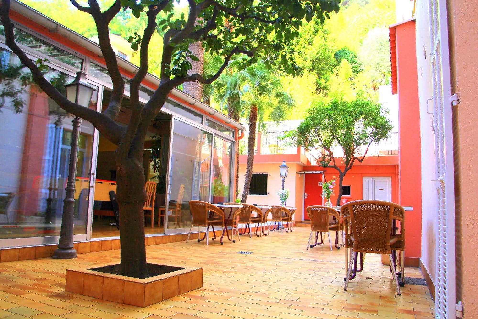 Riviera 3*
