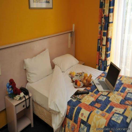 Riviera 3*